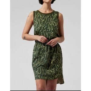 Athletica Rincon printed dress 
Vogue Eucalyptus Olive XL